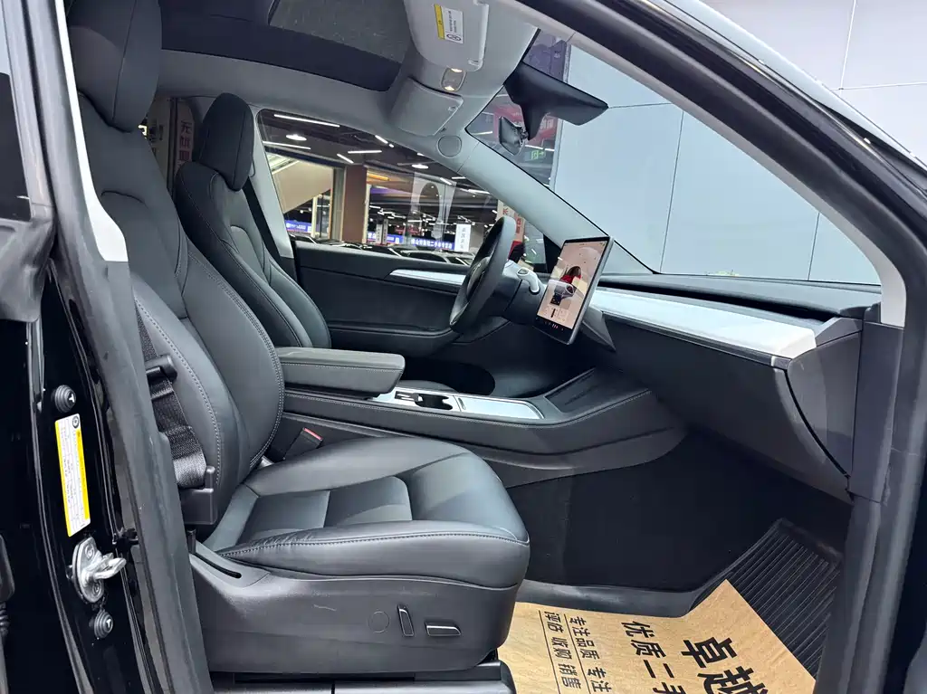 Tesla Model Y 2022 Rear-Wheel Drive 2023 - thumbnail 11