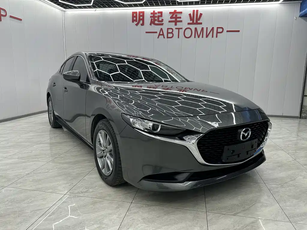 Mazda Mazda 3 Axela 2021 1.5L Automatic Quality Joy Edition 2021 - thumbnail 2