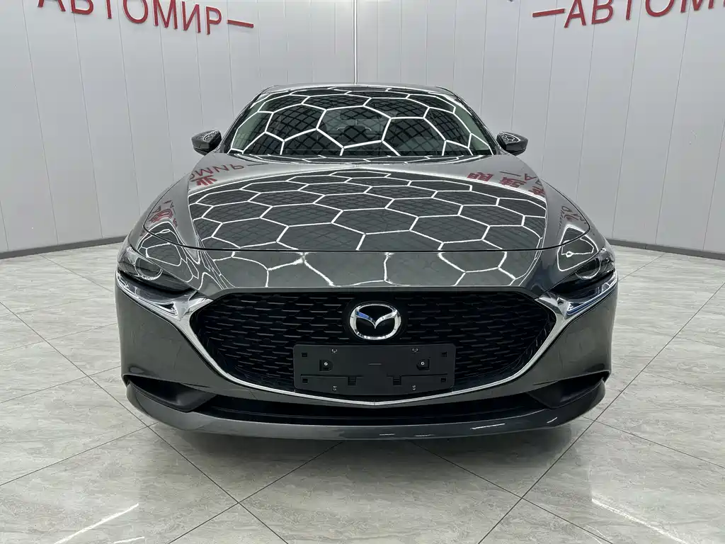 Mazda Mazda 3 Axela 2021 1.5L Automatic Quality Joy Edition 2021 - thumbnail 3