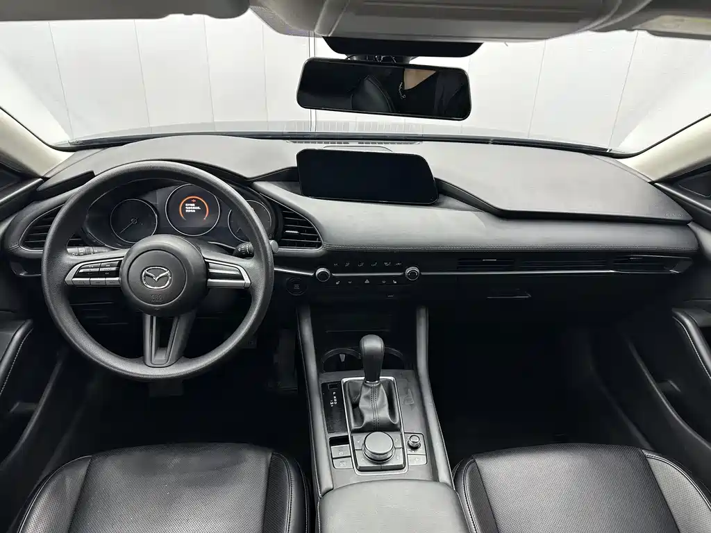 Mazda Mazda 3 Axela 2021 1.5L Automatic Quality Joy Edition 2021 - thumbnail 6