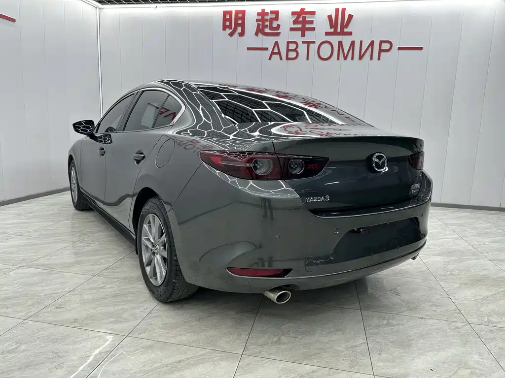 Mazda Mazda 3 Axela 2021 1.5L Automatic Quality Joy Edition 2021 - thumbnail 8