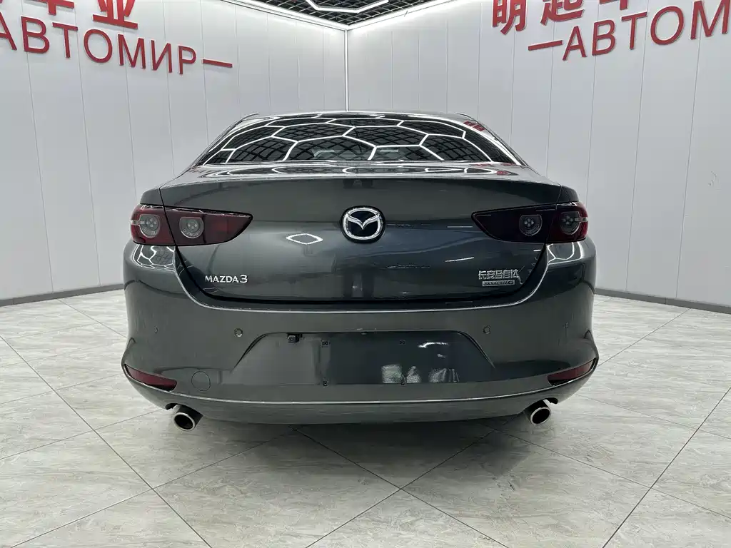 Mazda Mazda 3 Axela 2021 1.5L Automatic Quality Joy Edition 2021 - thumbnail 9