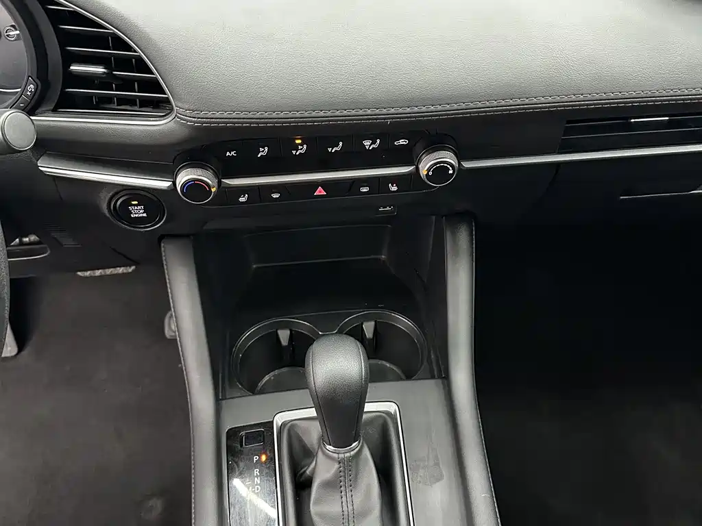 Mazda Mazda 3 Axela 2021 1.5L Automatic Quality Joy Edition 2021 - thumbnail 14