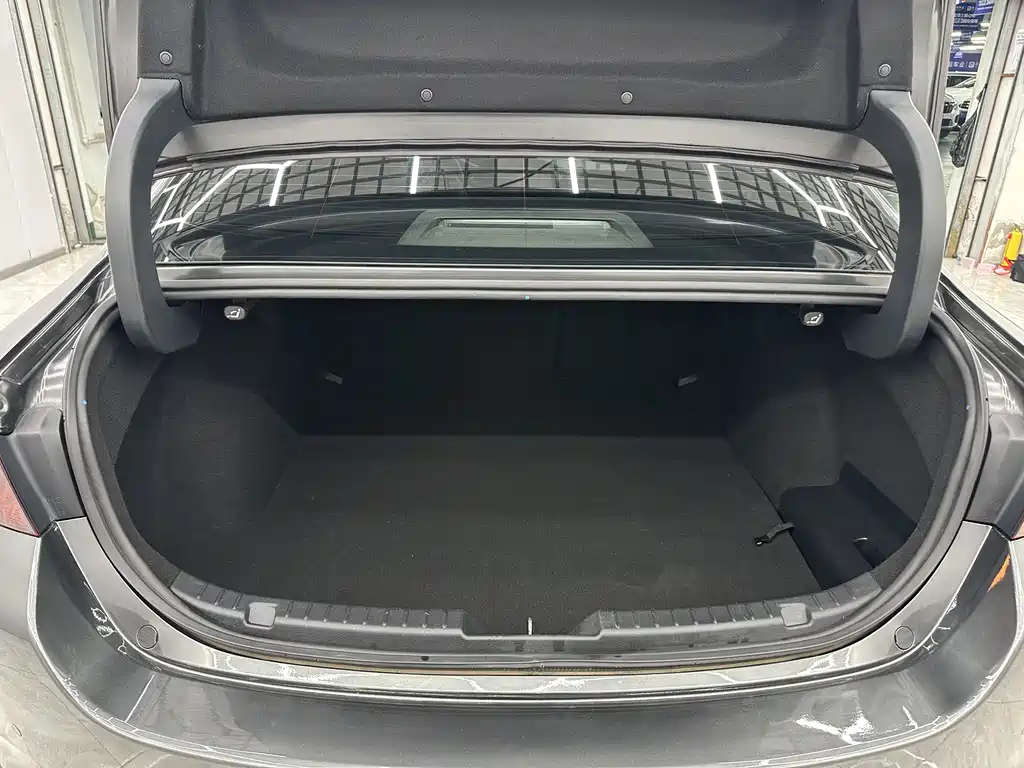 Mazda Mazda 3 Axela 2021 1.5L Automatic Quality Joy Edition 2021 - thumbnail 16