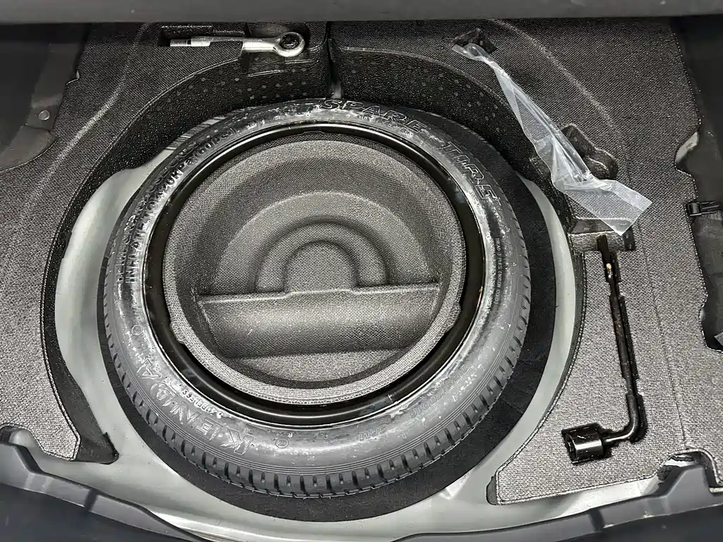Mazda Mazda 3 Axela 2021 1.5L Automatic Quality Joy Edition 2021 - thumbnail 17