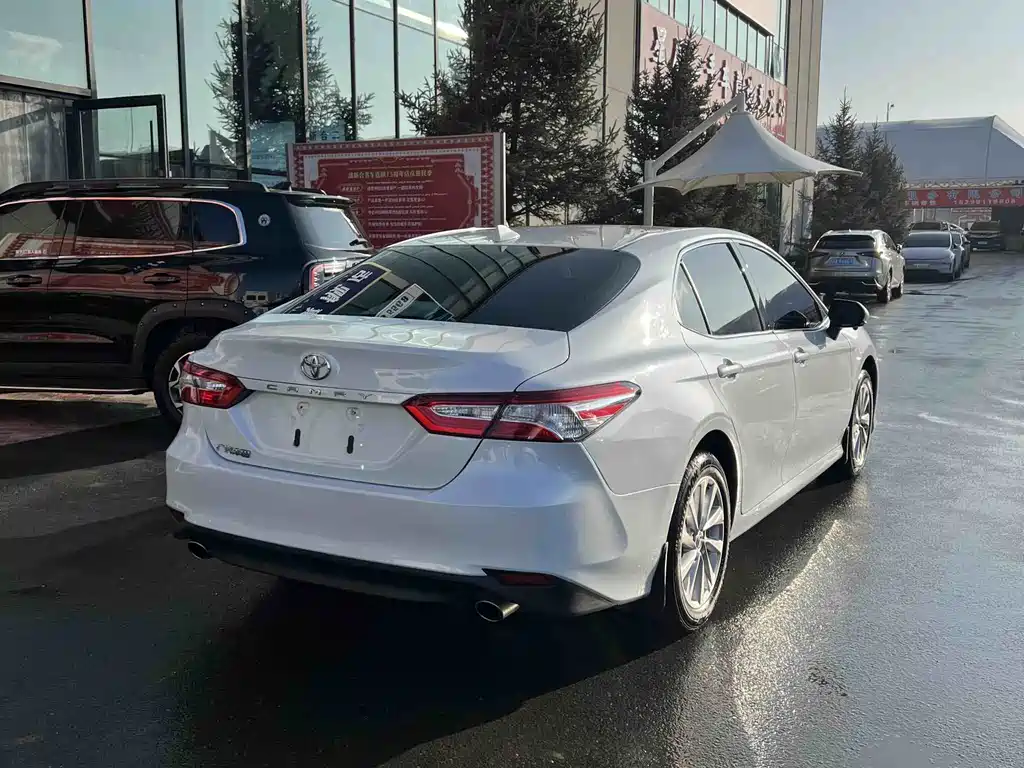 Toyota Toyota Camry 2023 2.0GVP Leading Edition 2023 - thumbnail 9