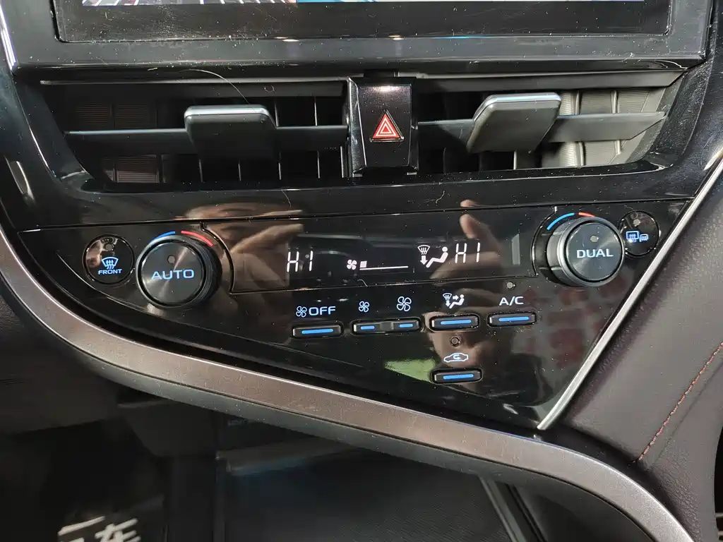 Toyota Toyota Camry 2023 2.0GVP Leading Edition 2023 - thumbnail 14
