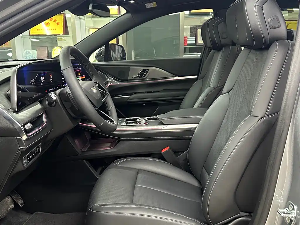 Cadillac Cadillac XT5 2025 2.0T Luxury 2025 - thumbnail 4