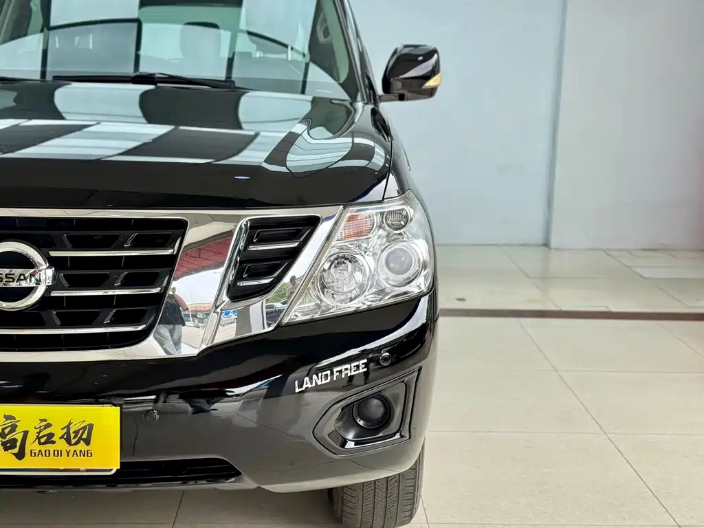 Nissan Nissan Patrol 2018 4.0L Premium 2018 - thumbnail 4
