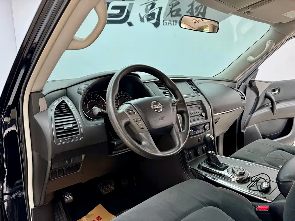 Nissan Nissan Patrol 2018 4.0L Premium 2018 - thumbnail 6