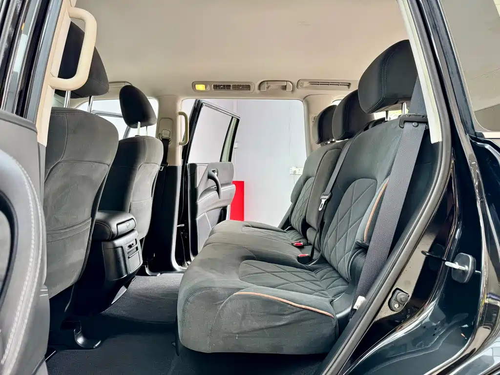 Nissan Nissan Patrol 2018 4.0L Premium 2018 - thumbnail 8
