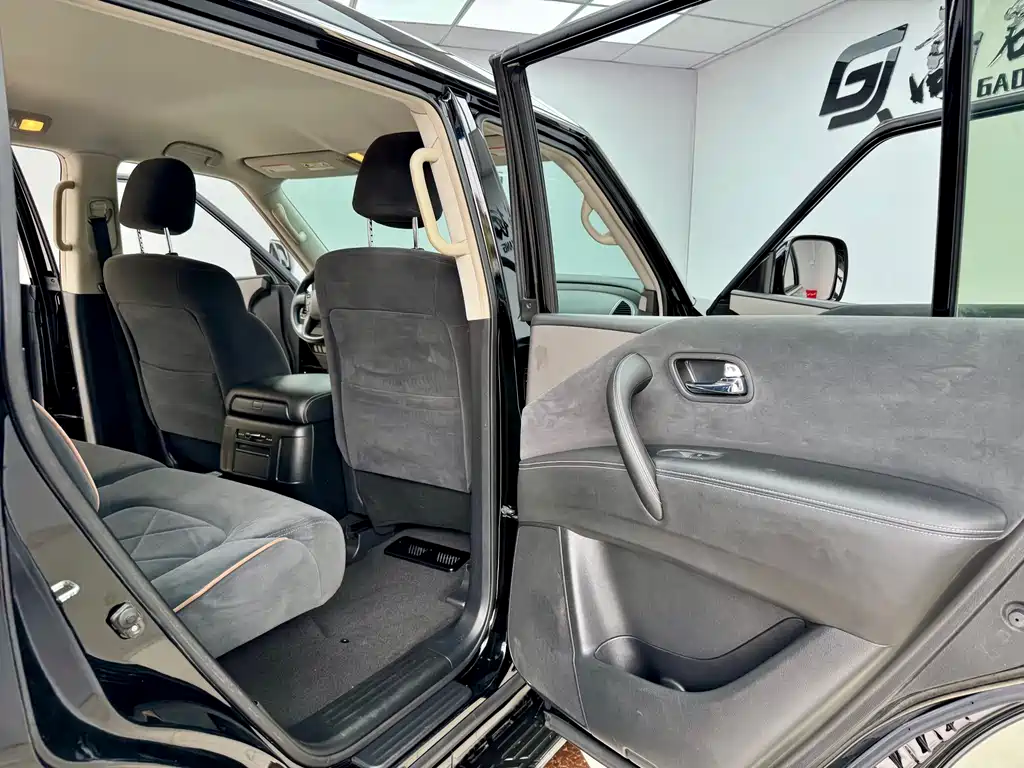 Nissan Nissan Patrol 2018 4.0L Premium 2018 - thumbnail 9