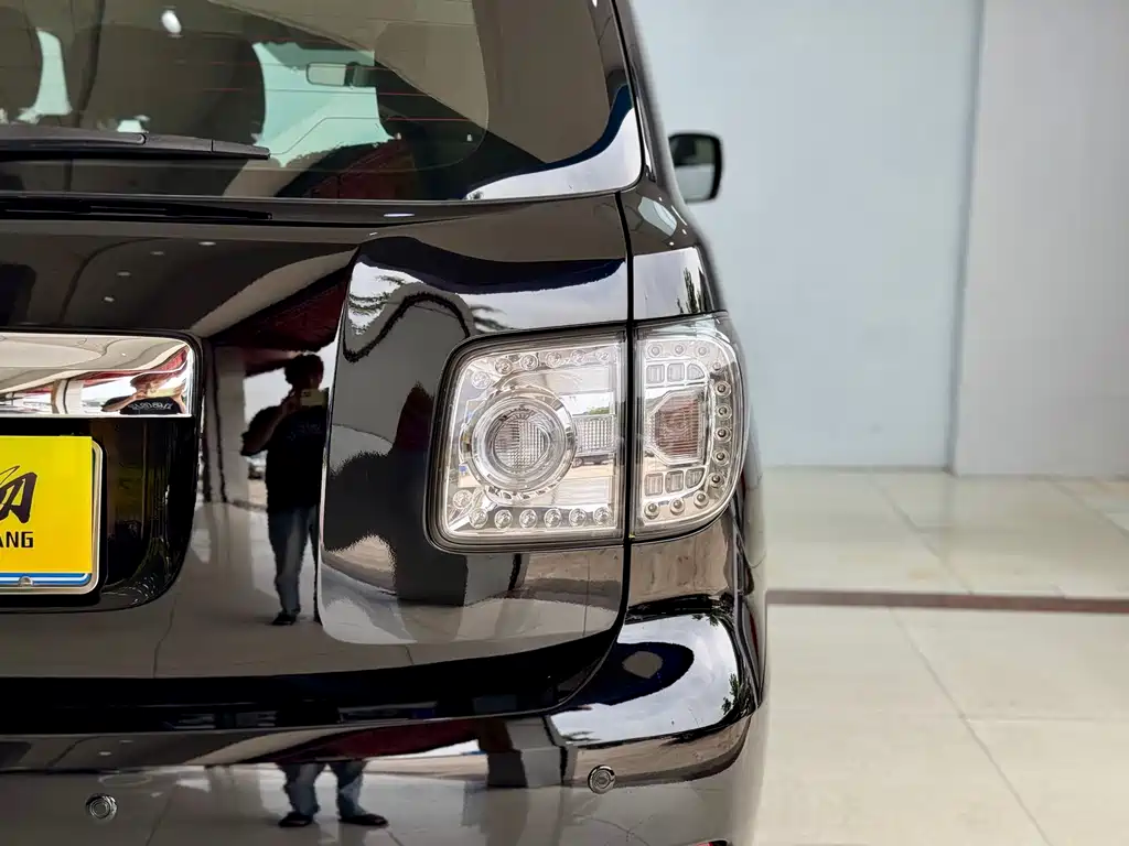 Nissan Nissan Patrol 2018 4.0L Premium 2018 - thumbnail 21