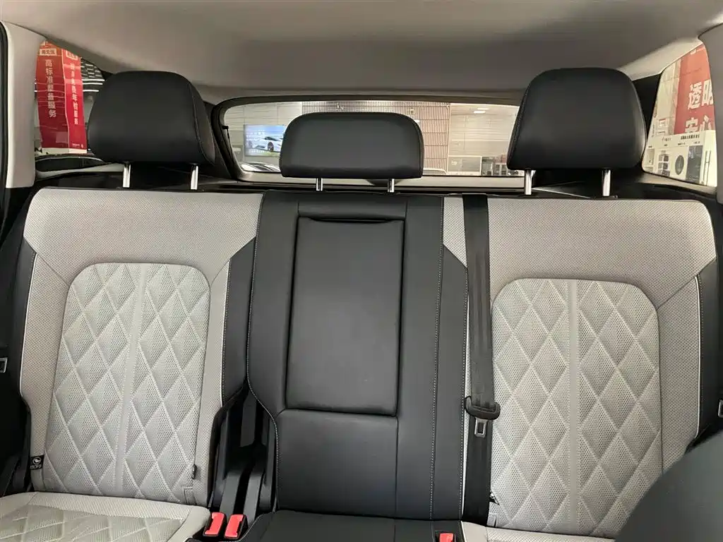 Volkswagen Lantu 2023 380TSI 4MOTION R-Line First Edition 2023 - thumbnail 10