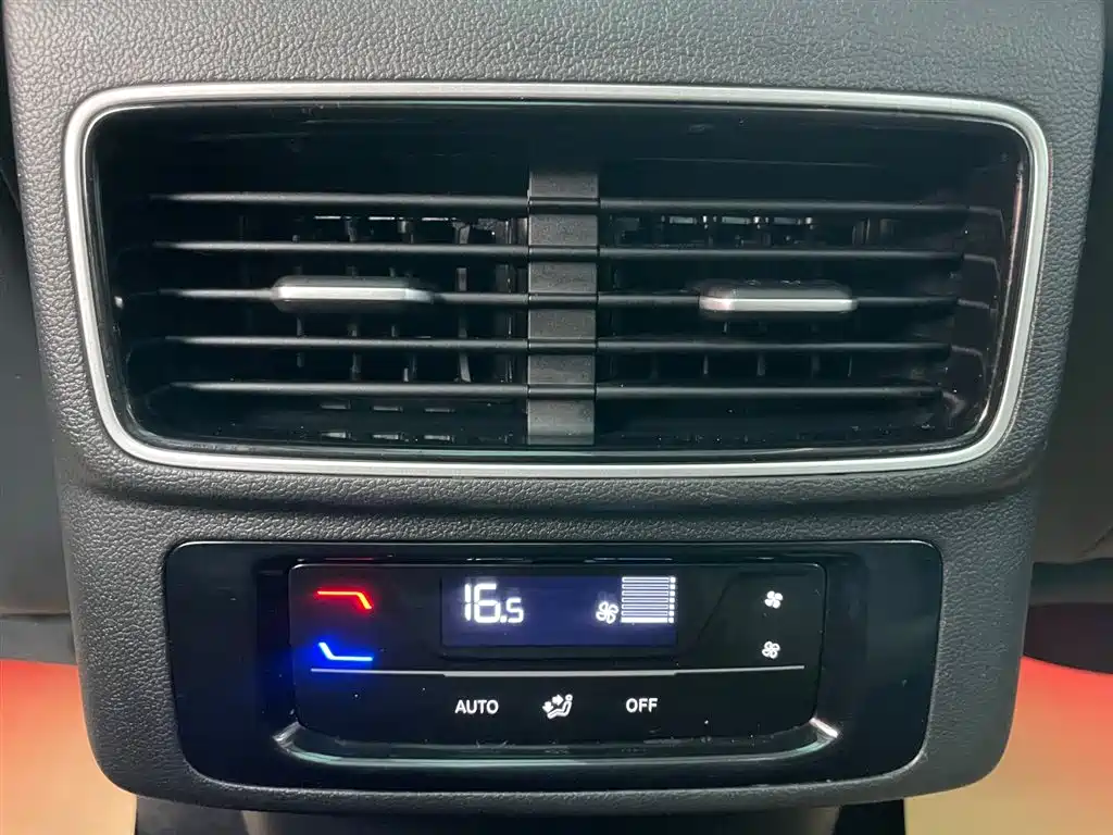 Volkswagen Lantu 2023 380TSI 4MOTION R-Line First Edition 2023 - thumbnail 15