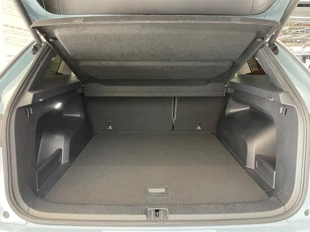 Volkswagen Lantu 2023 380TSI 4MOTION R-Line First Edition 2023 - thumbnail 16