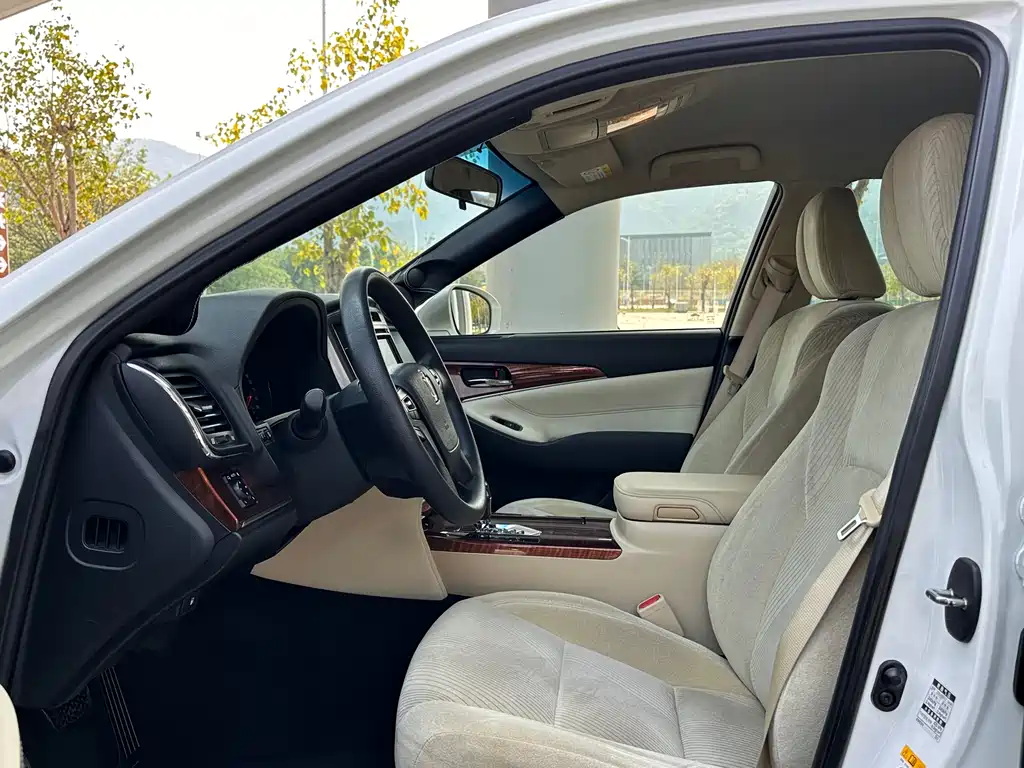 Toyota Crown 2015 2.5L Standard Edition 2015 - thumbnail 4