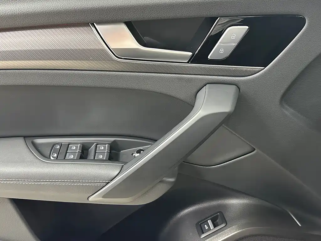 Audi Audi Q5L 2024 40 TFSI Luxury Dynamic Model 2024 - thumbnail 16
