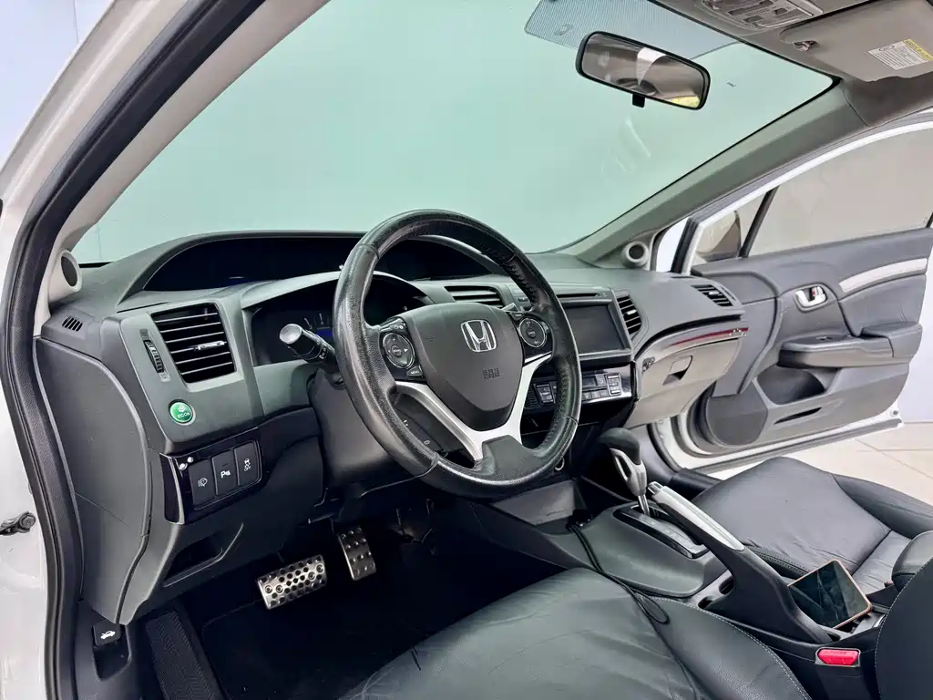 Honda Honda Civic 2014 1.8L Automatic Luxury Edition 2015 - thumbnail 6