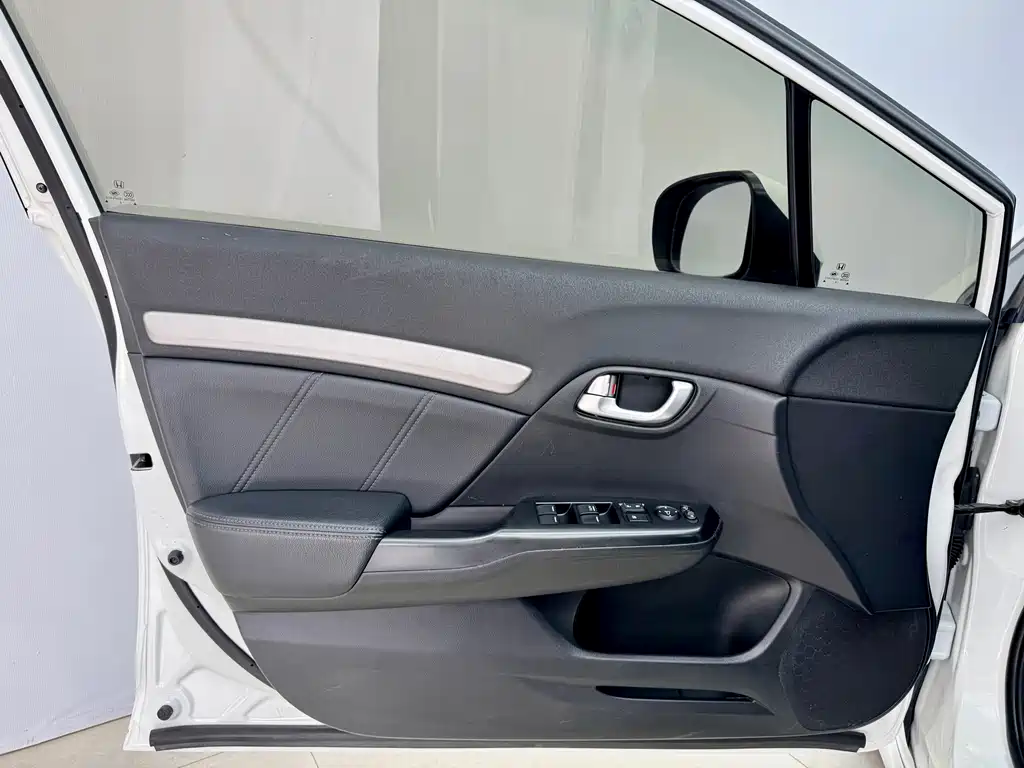 Honda Honda Civic 2014 1.8L Automatic Luxury Edition 2015 - thumbnail 7