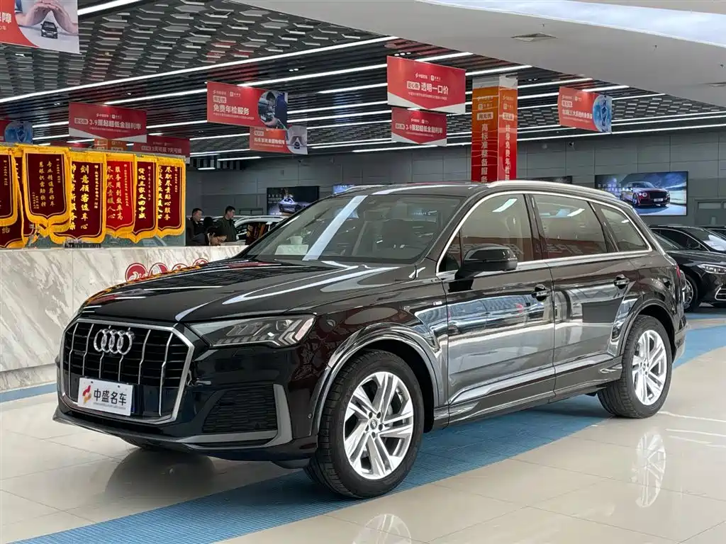 Audi Audi Q7 2023 45 TFSI quattro S line Sport 2024