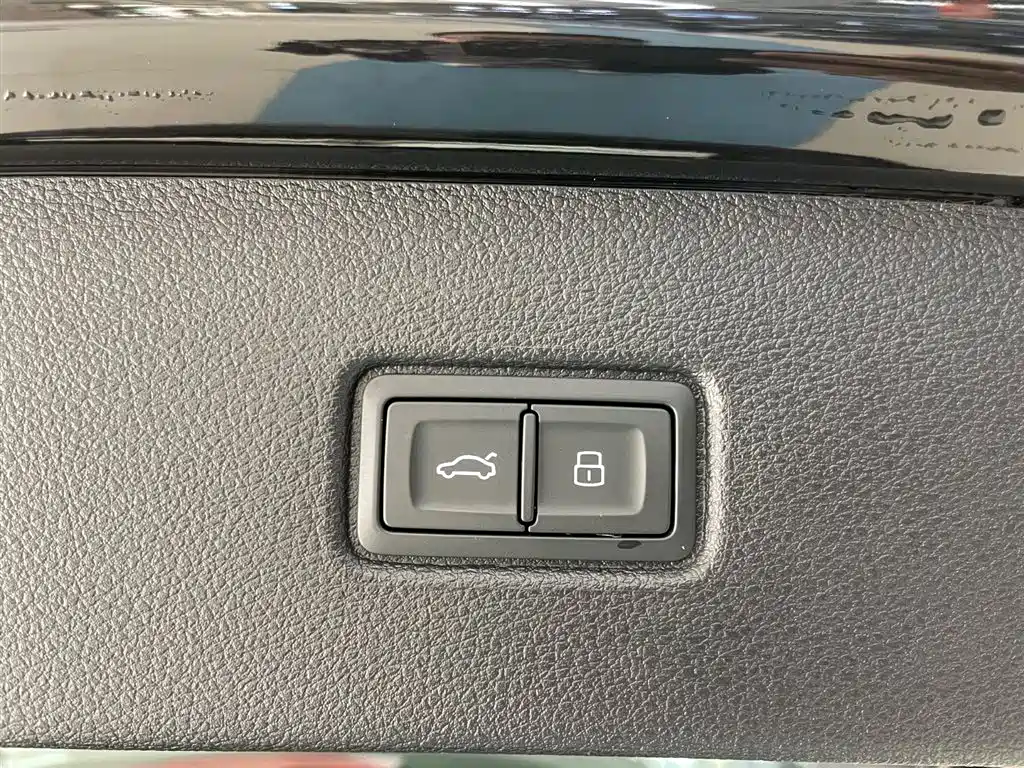Audi Audi Q7 2023 45 TFSI quattro S line Sport 2024 - thumbnail 30