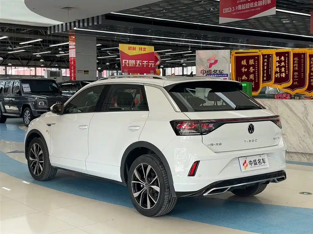 Volkswagen T-ROC 2024 300TSI DSG Front-Wheel Drive Dawn Edition 2024 - thumbnail 4