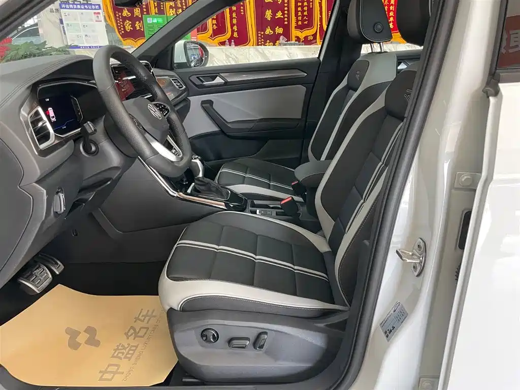 Volkswagen T-ROC 2024 300TSI DSG Front-Wheel Drive Dawn Edition 2024 - thumbnail 11