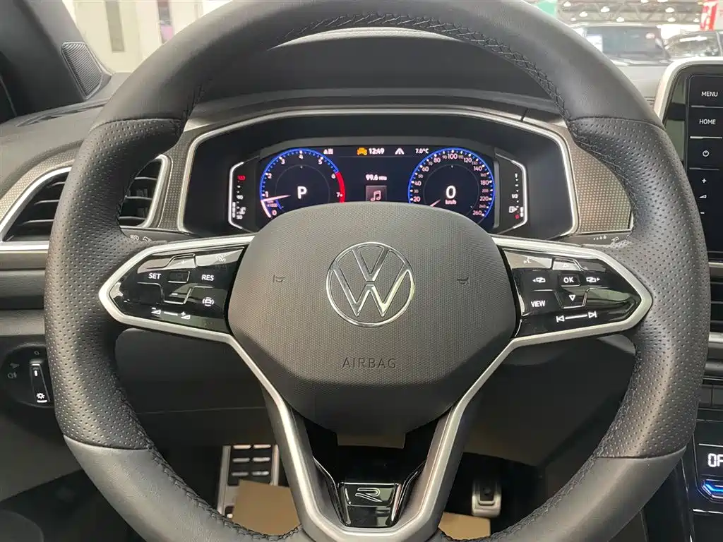 Volkswagen T-ROC 2024 300TSI DSG Front-Wheel Drive Dawn Edition 2024 - thumbnail 15