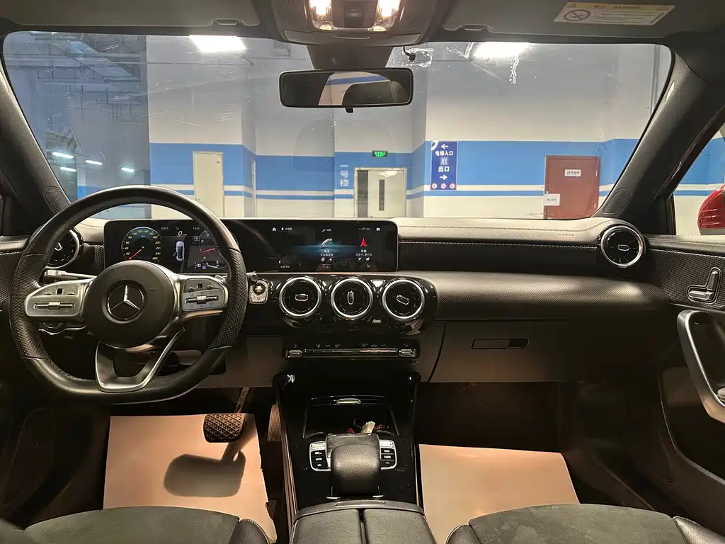 Mercedes-Benz Mercedes-Benz A-Class 2019 A 200 L Sport Sedan 2019 - thumbnail 15