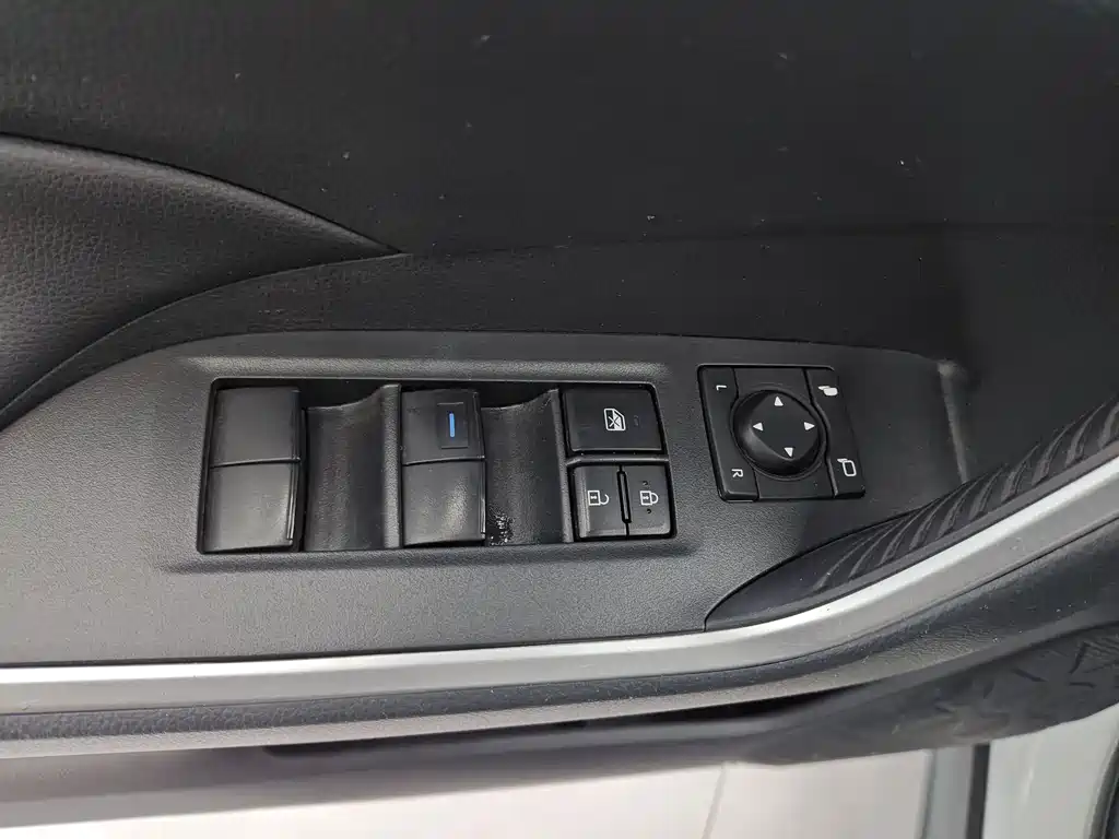 Toyota RAV4 2020 2.0L CVT 2WD Fashion Edition 2020 - thumbnail 15