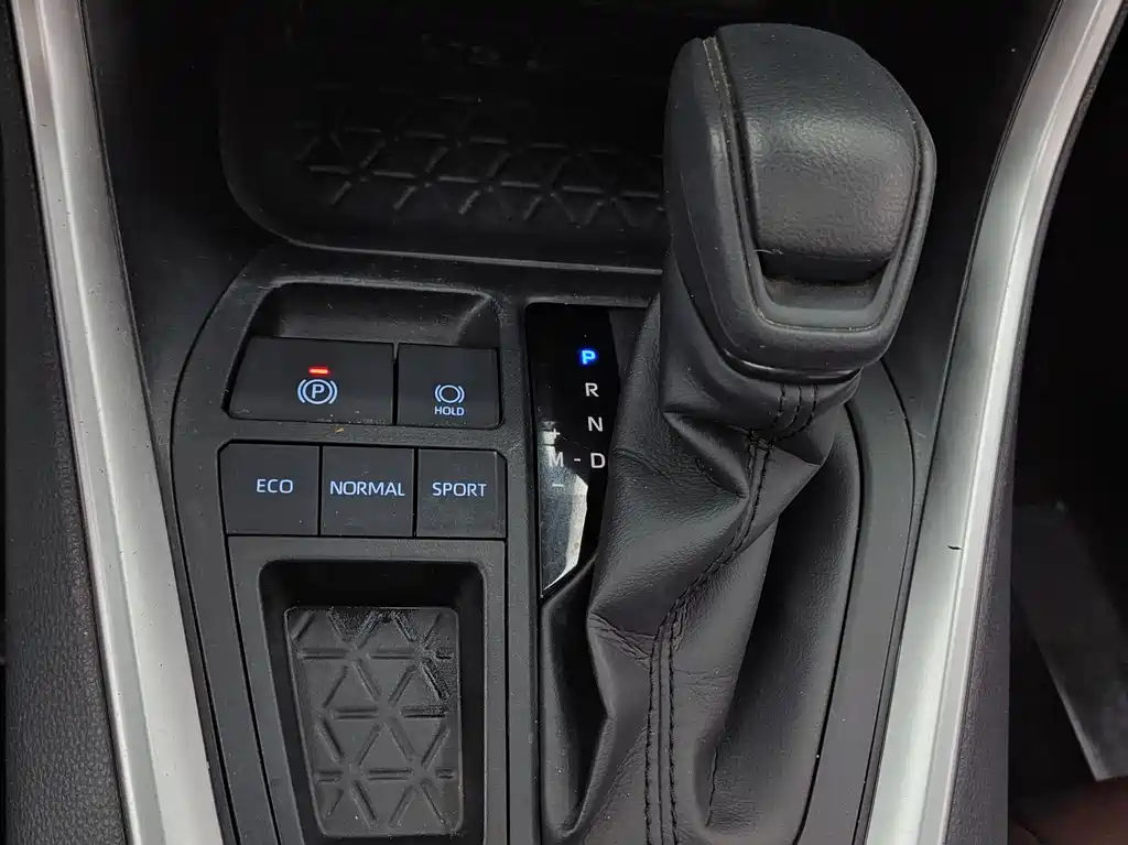Toyota RAV4 2020 2.0L CVT 2WD Fashion Edition 2020 - thumbnail 19