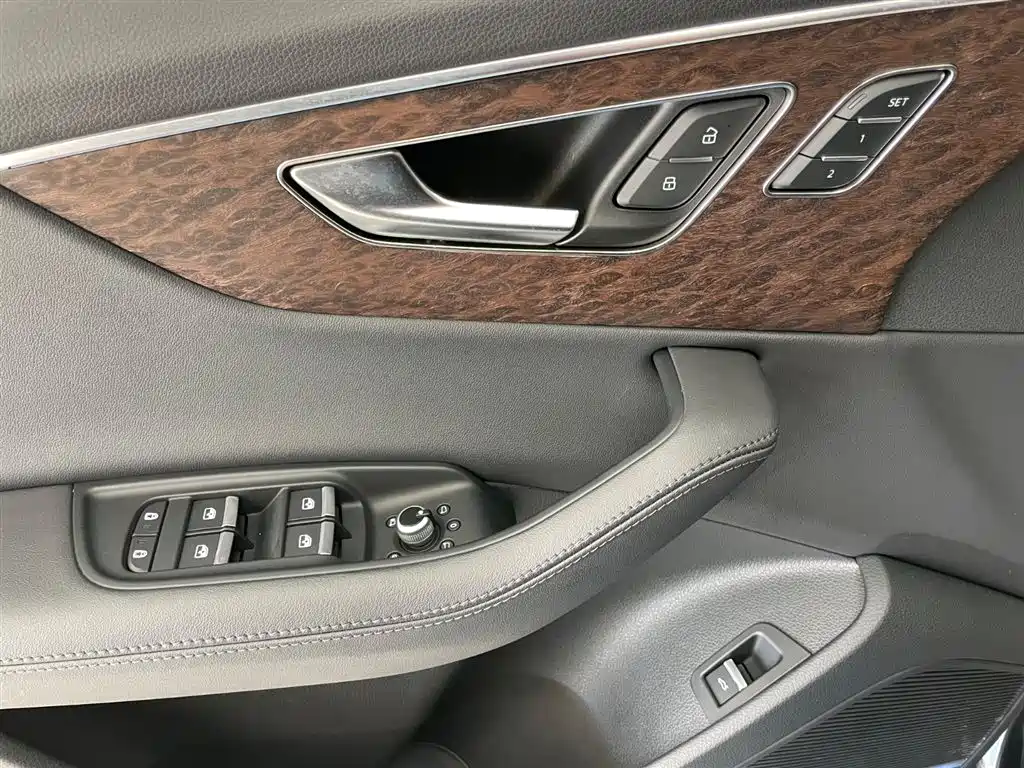 Audi Audi Q7 2022 55 TFSI quattro S line Sport Package 2023 - thumbnail 10