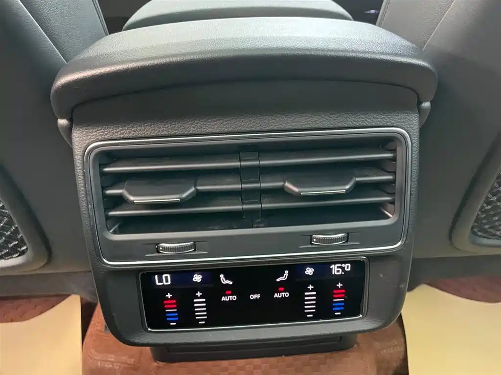 Audi Audi Q7 2022 55 TFSI quattro S line Sport Package 2023 - thumbnail 18