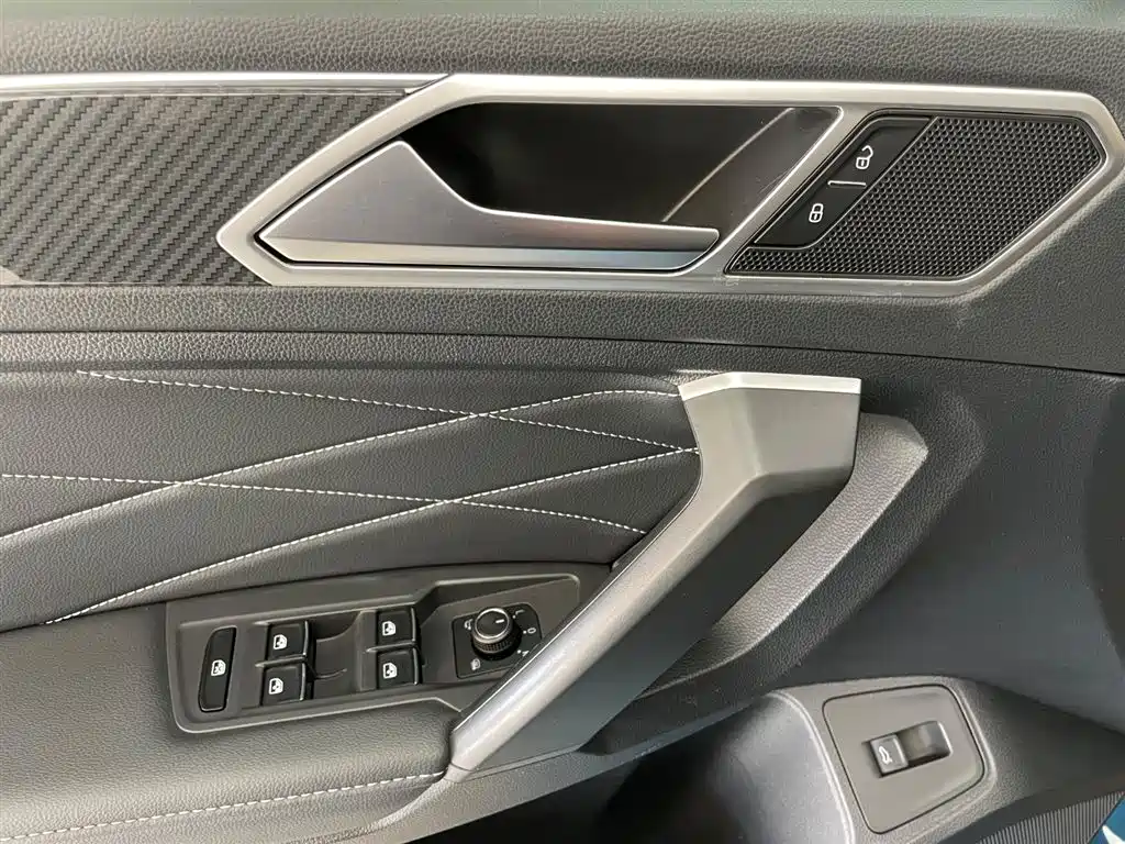 Volkswagen Volkswagen Tiguan L 2022 330TSI Automatic 2WD R-Line Premium Edition 2022 - thumbnail 10