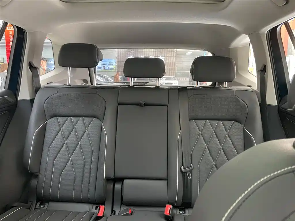 Volkswagen Volkswagen Tiguan L 2022 330TSI Automatic 2WD R-Line Premium Edition 2022 - thumbnail 12