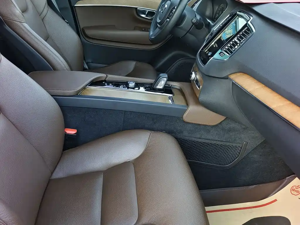 Volvo Volvo XC90 2021 B6 Momentum Luxury 7-seater 2021 - thumbnail 11