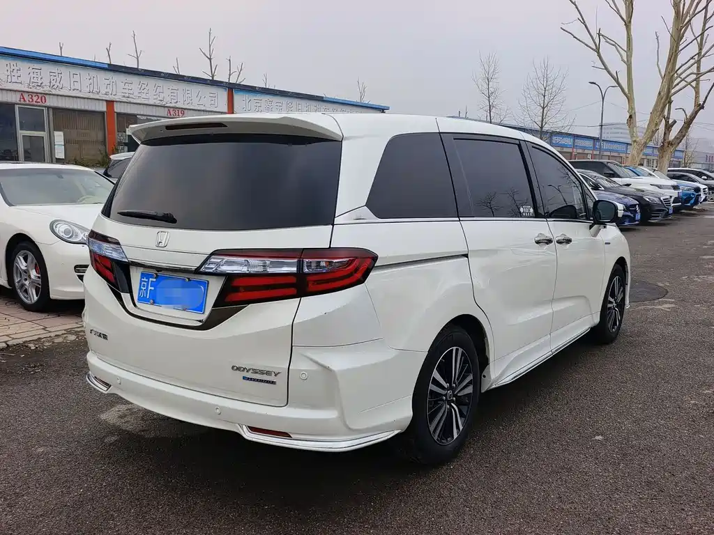 Honda Honda Odyssey 2019 2.0L Elite Version 2020 - thumbnail 4