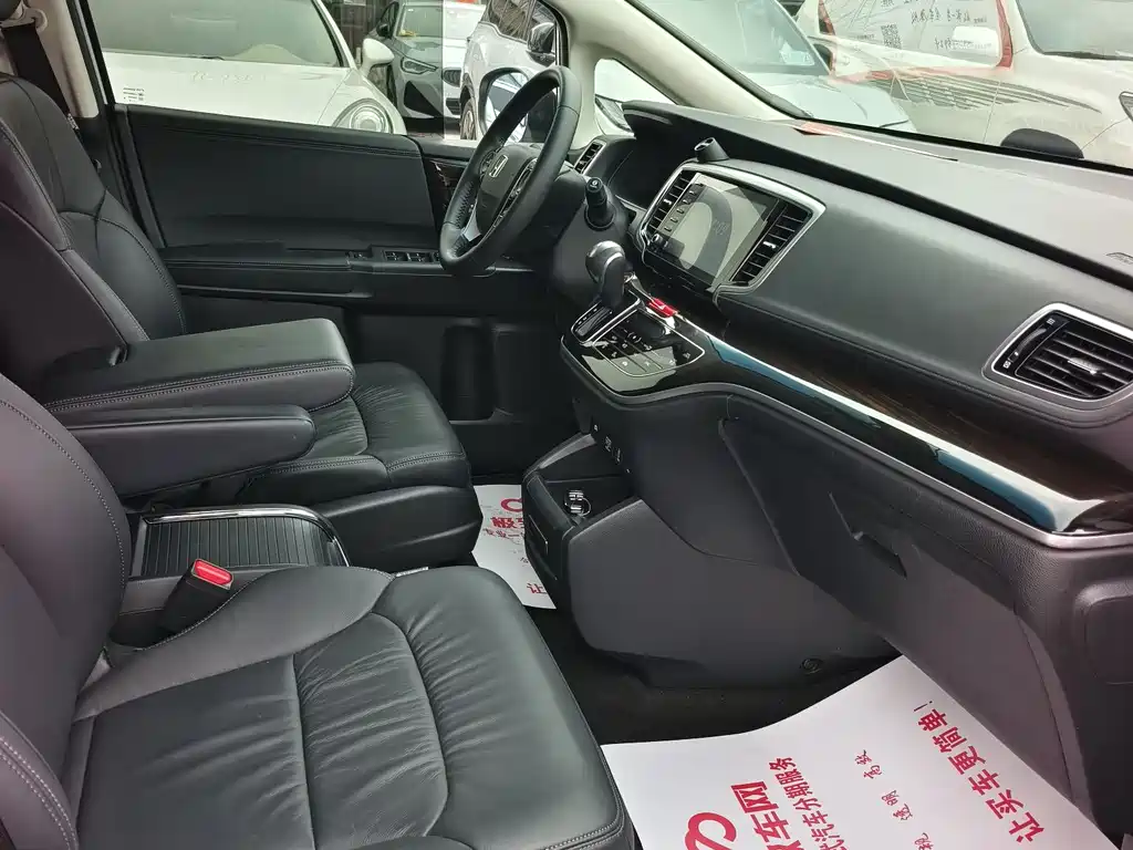 Honda Honda Odyssey 2019 2.0L Elite Version 2020 - thumbnail 11