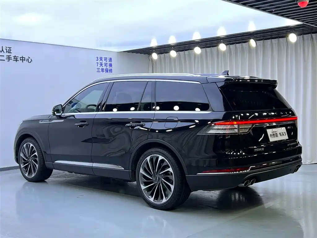 Lincoln Aviator 2021 3.0T V6 AWD Executive Edition 2021 - thumbnail 4