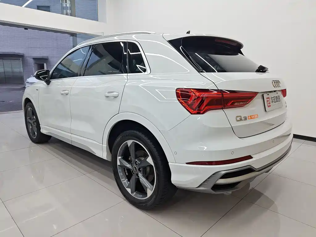 Audi Audi Q3 2022 35 TFSI Fashion Dynamic Edition 2021 - thumbnail 3