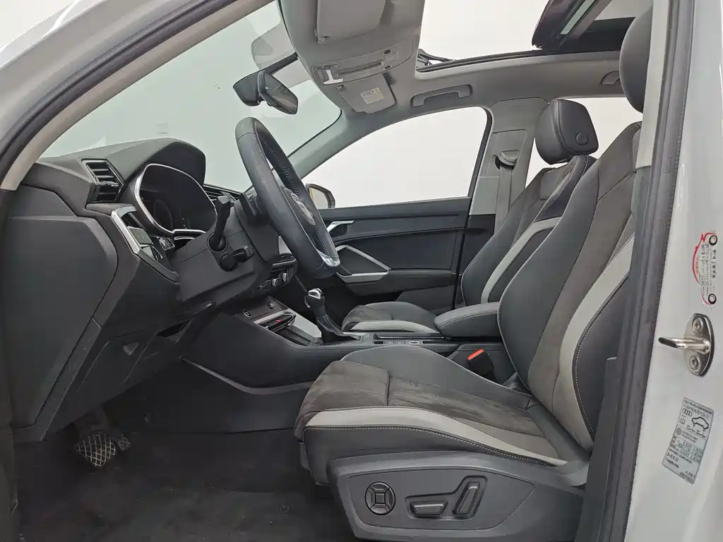 Audi Audi Q3 2022 35 TFSI Fashion Dynamic Edition 2021 - thumbnail 7