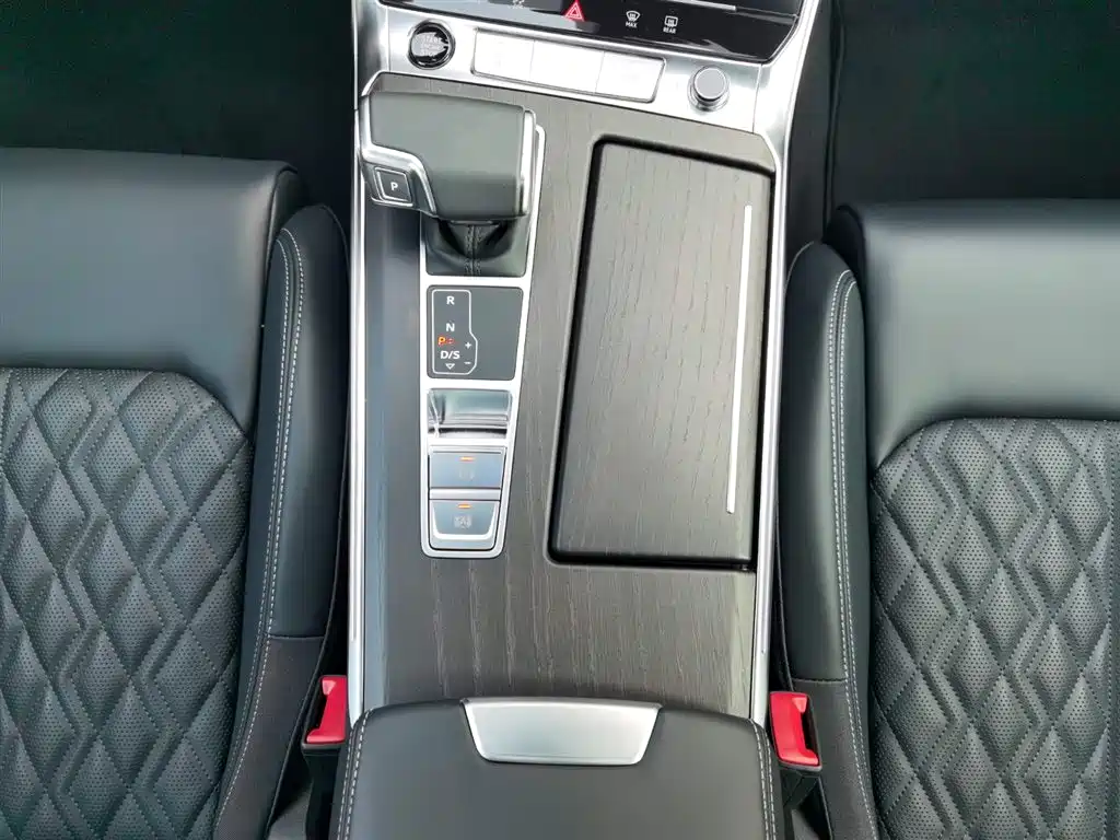 Audi Audi A6L 2025 45 TFSI quattro Premium Dynamic Edition 2025 - thumbnail 17