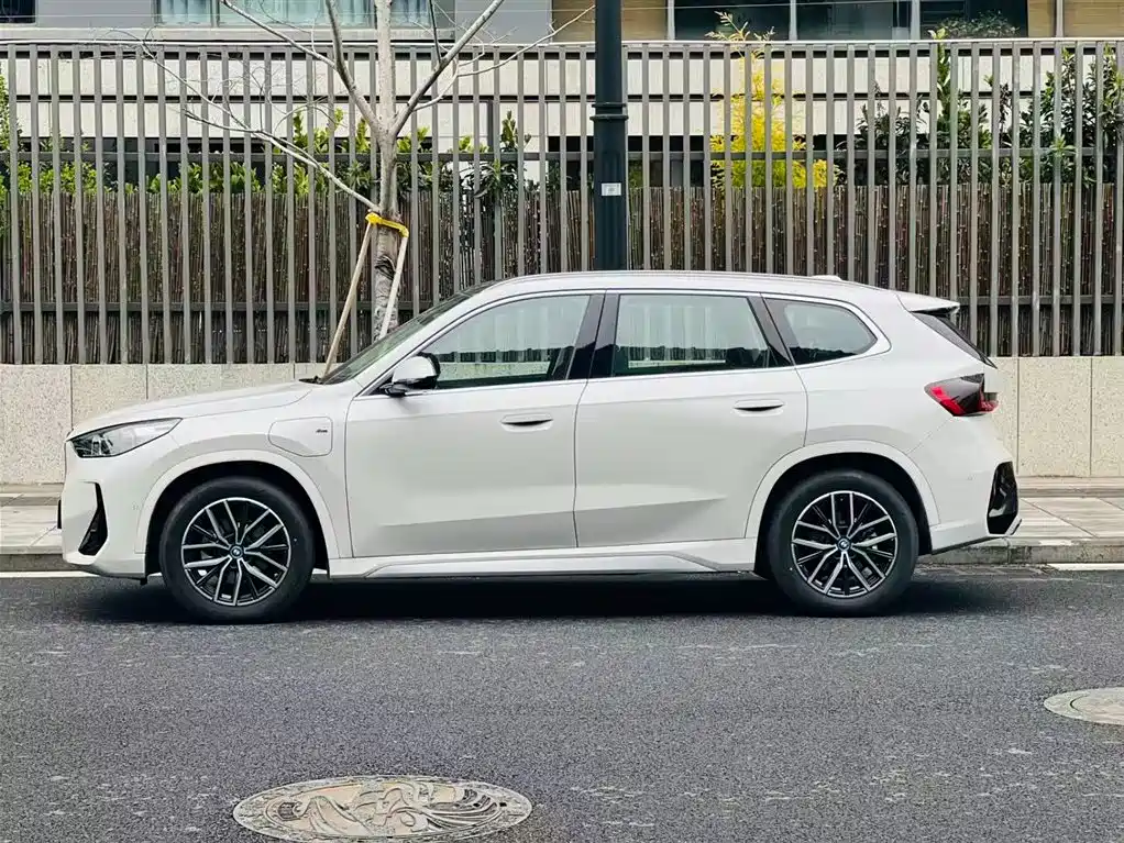 BMW BMW iX1 2023 eDrive25L M Sport Package 2025 - thumbnail 2