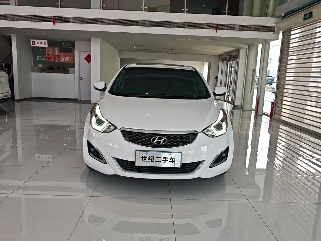Hyundai Elantra 2016 1.6L Automatic Premium Edition 2018 - thumbnail 2