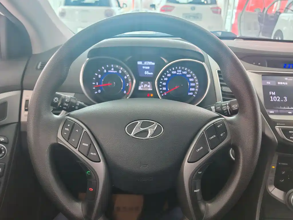 Hyundai Elantra 2016 1.6L Automatic Premium Edition 2018 - thumbnail 9