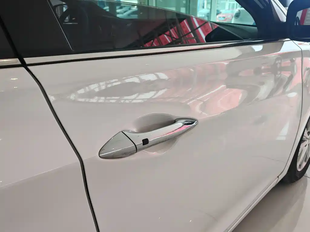 Hyundai Elantra 2016 1.6L Automatic Premium Edition 2018 - thumbnail 20