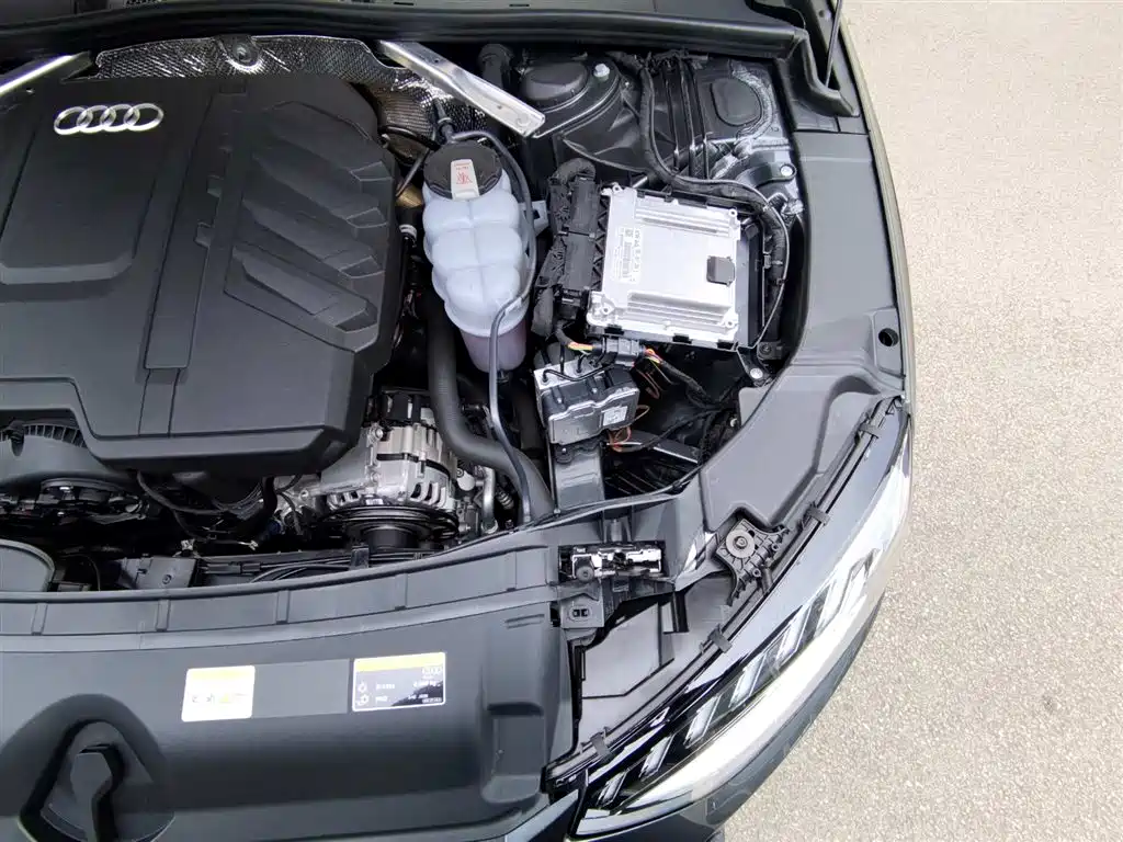 Audi Audi A4L 2024 40 TFSI Luxury Dynamic Model 2024 - thumbnail 8