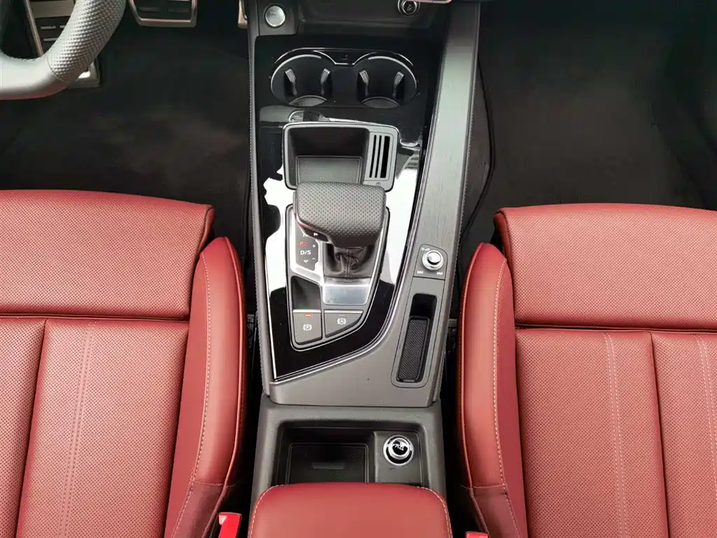 Audi Audi A4L 2024 40 TFSI Luxury Dynamic Model 2024 - thumbnail 16