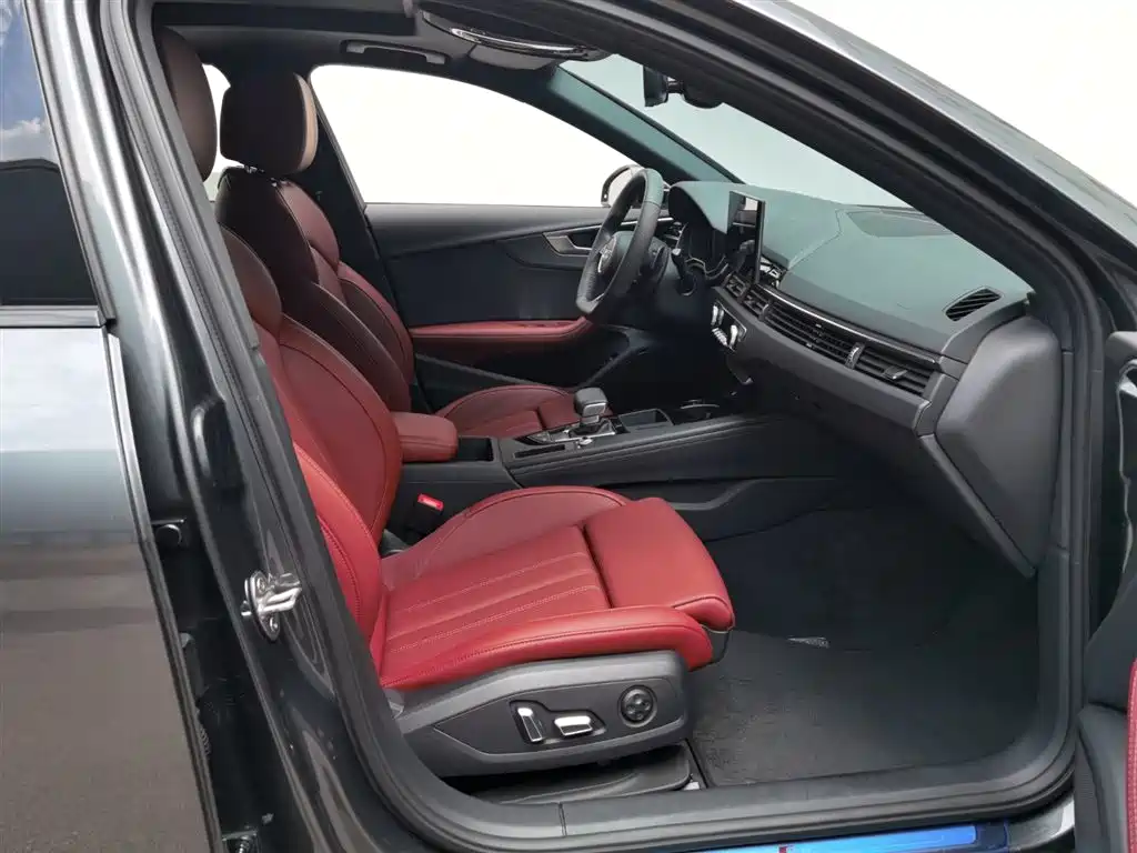 Audi Audi A4L 2024 40 TFSI Luxury Dynamic Model 2024 - thumbnail 21